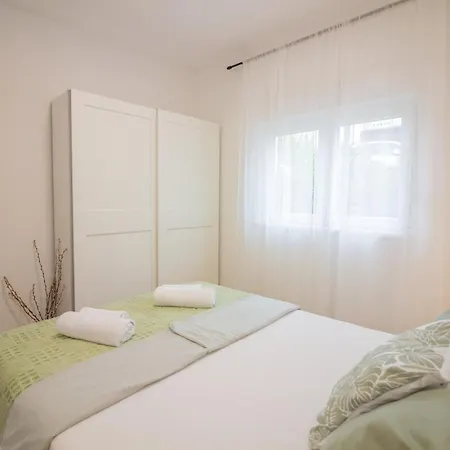 Rukavina Apartment *